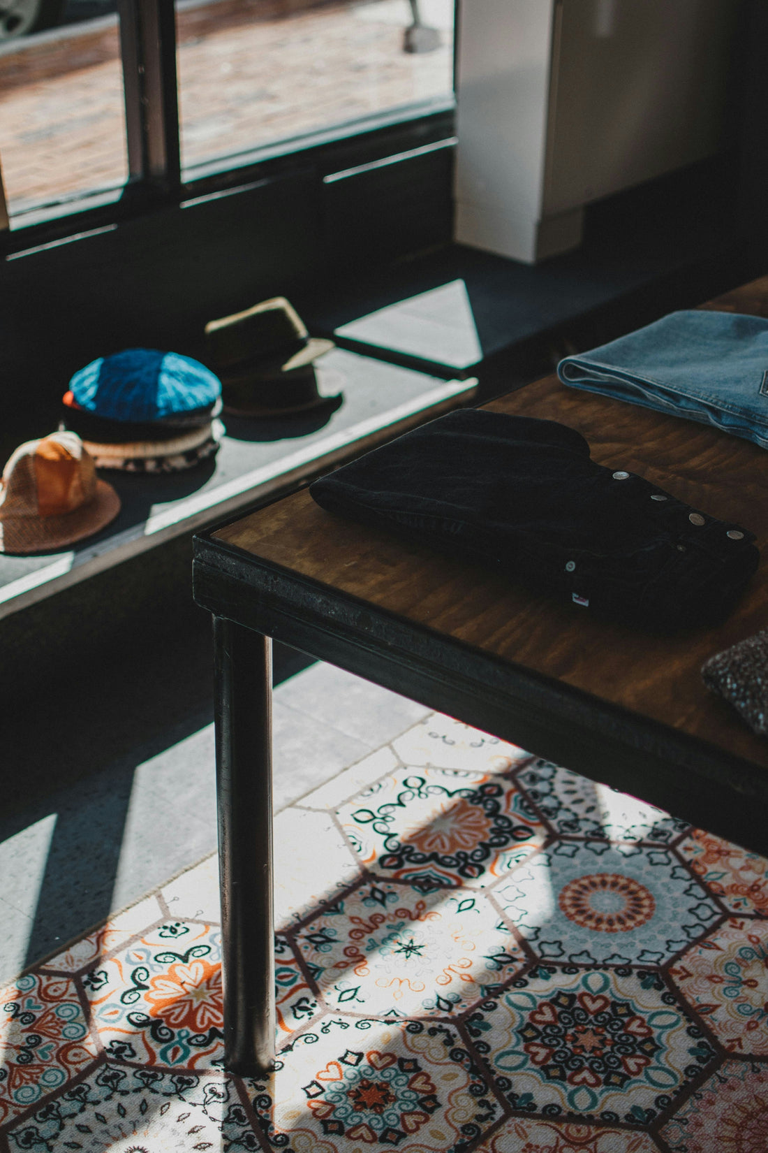 How to Decorate With Floral Rugs in Kitchens and Dining Areas