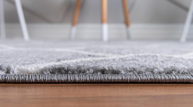 Rugs.com Lattice Frieze Collection Rug – 3' 3 x 5' 3 Oval Light Gray Medium Rug Perfect for Living Rooms, Large Dining Rooms, Open Floorplans
