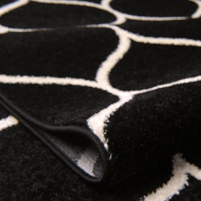 Rugs.com Lattice Frieze Collection Rug – 8' Round Black Medium Rug Perfect for Kitchens, Dining Rooms