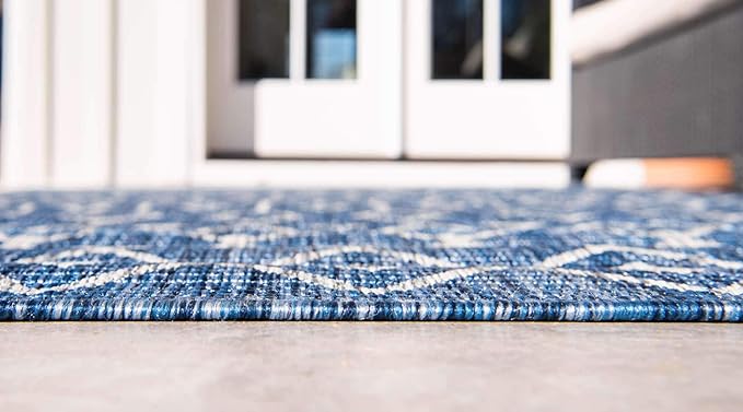 Unique Loom Outdoor Trellis Collection Area Rug - Tribal Trellis (7' 1" x 10' Rectangle, Blue/ Ivory)