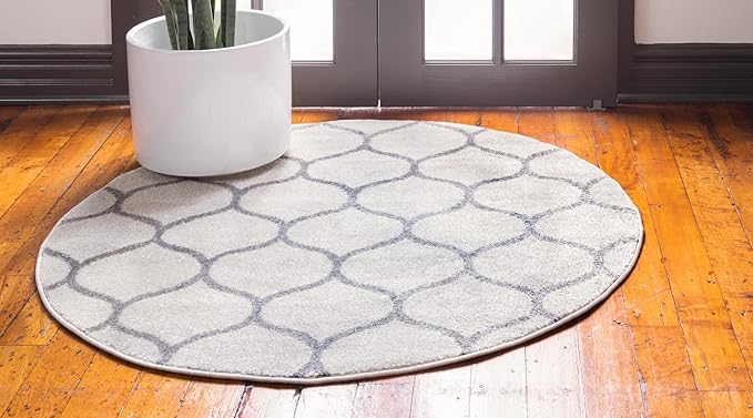 Rugs.com Lattice Frieze Collection Rug – 5' Round Ivory Medium Rug Perfect for Kitchens, Dining Rooms