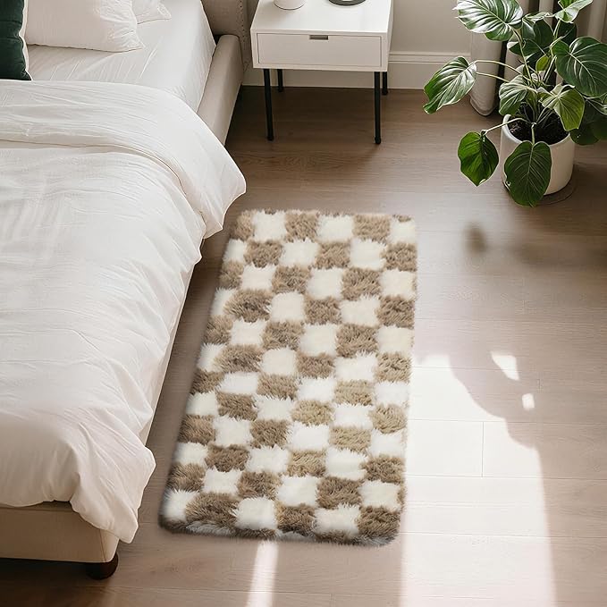 Checkered Rug for Bedroom, 2x4 Beige and White Area Rugs, Classic Checkered Carpets Shaggy Area Rug, Bedside Rugs for Living Room Bedroom Kids Room Home Decor