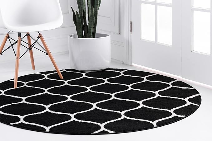 Rugs.com Lattice Frieze Collection Rug – 8' Round Black Medium Rug Perfect for Kitchens, Dining Rooms
