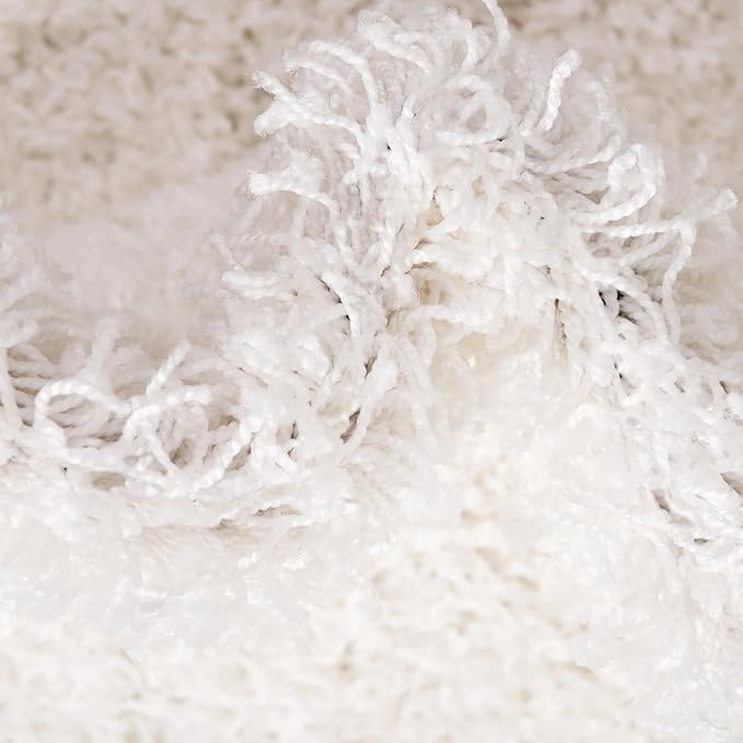 Unique Loom Solid Shag Collection Area Rug (3' 3" Round, Snow White)