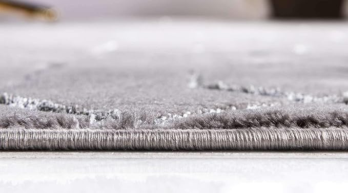 Unique Loom Marilyn Monroe Glam Collection Area Rug - Trellis (5' 3' x 8' Rectangle, Gray Silver/ Silver)