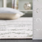SAFAVIEH Adirondack Collection Area Rug - 6' x 9', Ivory & Dark Green, Geometric Design, Non-Shedding & Easy Care, Ideal for High Traffic Areas in Living Room, Bedroom, Dining (ADR131W-6)