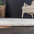 Unique Loom Solo Collection Area Rug - Calabasas (5' 3" Round, Snow White)