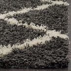 SAFAVIEH Dallas Shag Collection Area Rug - 4' Square, Dark Grey & Ivory, Trellis Design, Non-Shedding & Easy Care, 1.5-inch Thick Ideal for High Traffic Areas in Living Room, Bedroom (SGD257A)