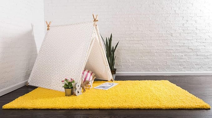 Unique Loom Solid Shag Collection Area Rug (4' 1" x 6' 1" Rectangle, Tuscan Sun Yellow)