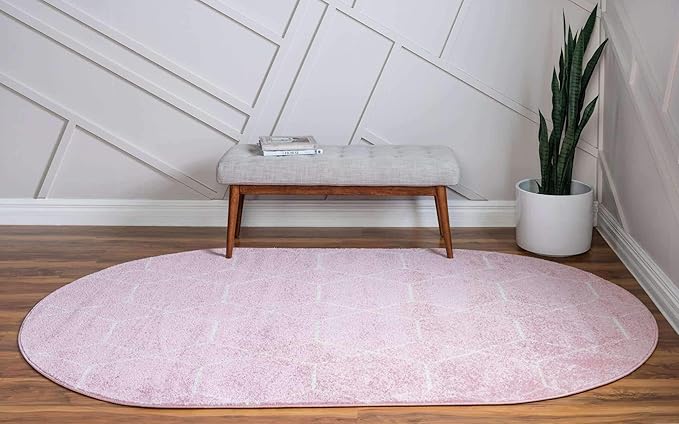 Unique Loom Trellis Frieze Collection Area Rug - Geometric (7' 10" x 10' Oval, Light Pink/ Ivory)