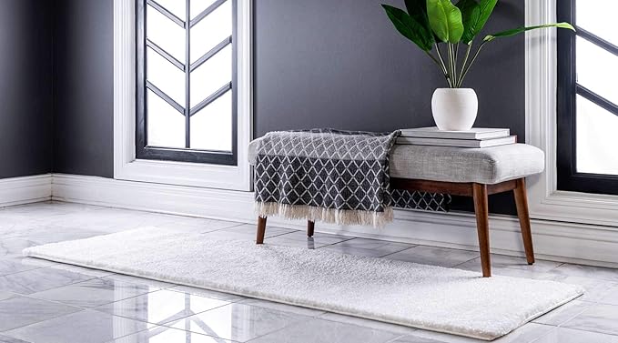 Unique Loom Solo Collection Area Rug - Calabasas (2' 2" x 6' 7" Runner, Snow White)