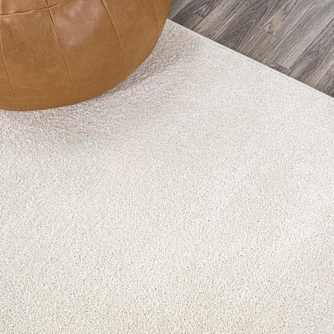 JONATHAN Y Haze Solid Low-Pile Cream 5' Round Indoor Area Rug, Coastal,Bohemian,Minimalist,Classic, Easy-Cleaning for Living Room,Bedroom,Kitchen,Pet Friendly,Non-Shedding (SEU100T-5R)
