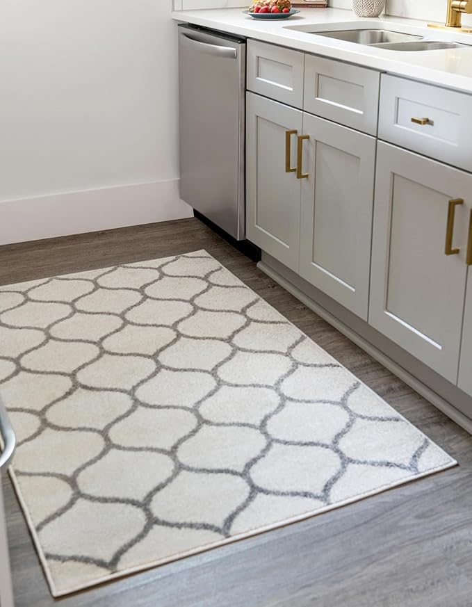 Rugs.com Lattice Frieze Collection Rug – 5' x 8' Ivory Medium Rug Perfect for Living Rooms, Large Dining Rooms, Open Floorplans