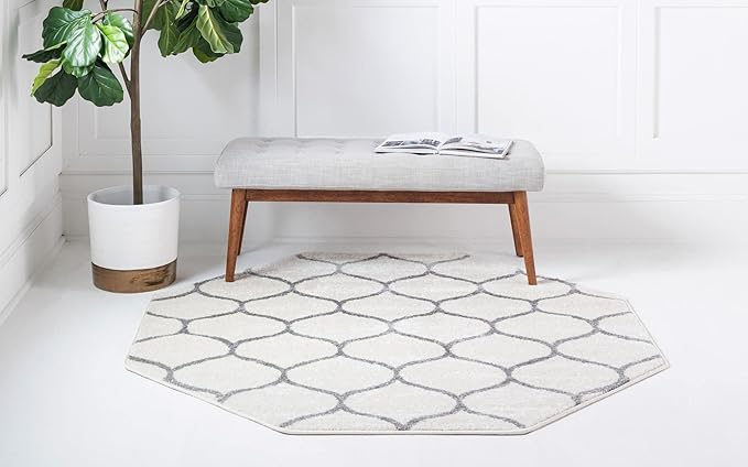Rugs.com Lattice Frieze Collection Rug – 5' Octagon Ivory Medium Rug Perfect for Living Rooms, Kitchens, Entryways