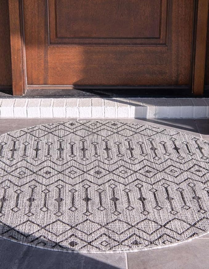 Unique Loom Outdoor Trellis Collection Area Rug - Tribal Trellis (10' 8" Round, Gray/ Black)