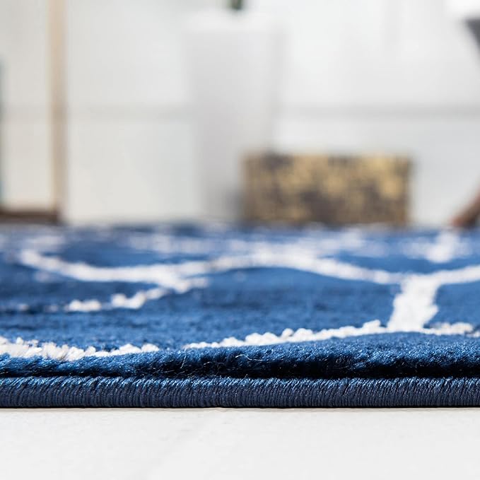 Unique Loom Marilyn Monroe Glam Collection Area Rug - Trellis (5' 3' x 8' Oval, Navy Blue Silver/ Silver)