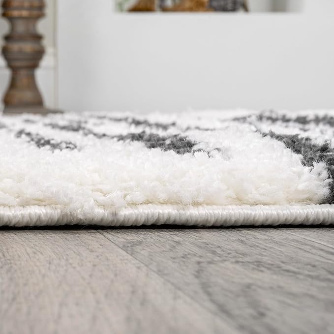 JONATHAN Y Elm Diamond Stripe Shag White/Gray Indoor Area Rug, 5x8, Geometric, Bohemian, Contemporary, Easy-Cleaning for Living Room, Bedroom, Kitchen, Pet Friendly, Non-Shedding (MOH408A-5)