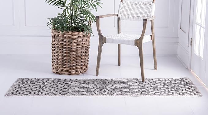 Unique Loom Outdoor Trellis Collection Area Rug - Tribal Trellis (2' x 8' Runner, Gray/ Black)