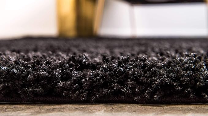 Unique Loom Solid Shag Collection Area Rug (4' 1" x 6' 1" Rectangle, Jet Black)