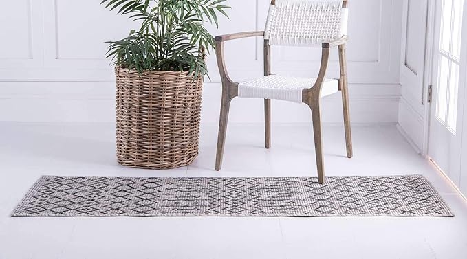 Unique Loom Outdoor Trellis Collection Area Rug - Tribal Trellis (2' x 6' 1" Runner, Gray/ Black)