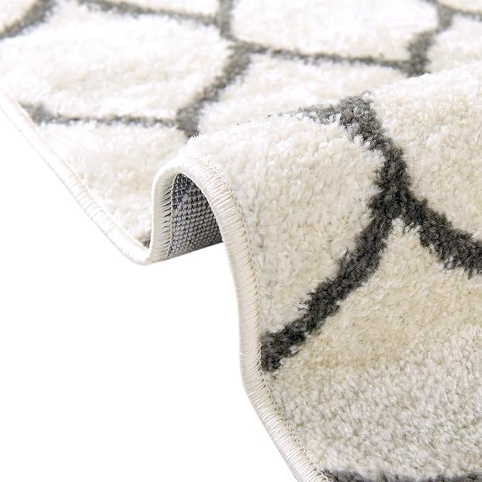 Rugs.com Lattice Frieze Collection Rug – 3' Round Ivory Medium Rug Perfect for Kitchens, Dining Rooms