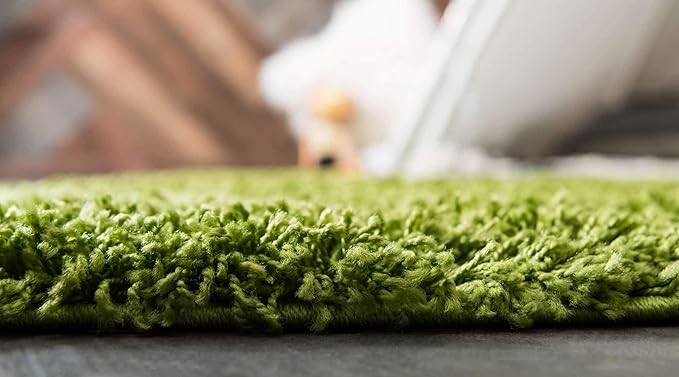 Unique Loom Solid Shag Collection Area Rug (7' 1" x 10' Rectangle, Grass Green)