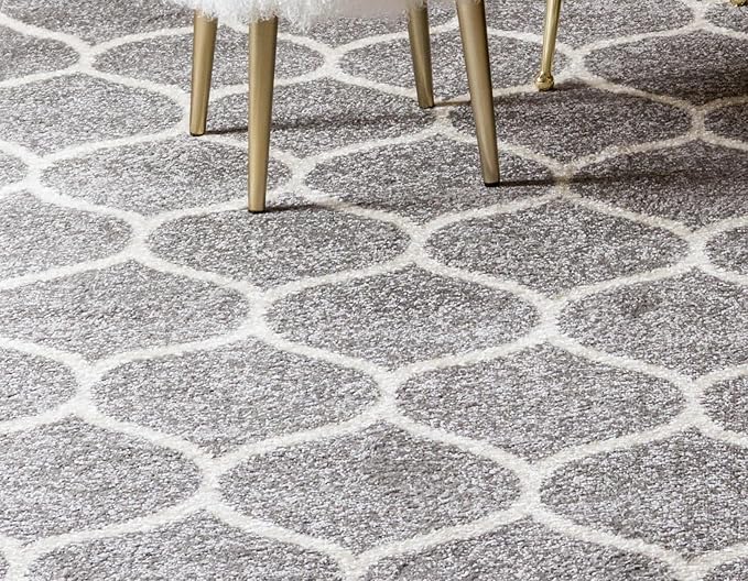 Rugs.com Lattice Frieze Collection Rug – 5' Octagon Light Gray Medium Rug Perfect for Living Rooms, Kitchens, Entryways