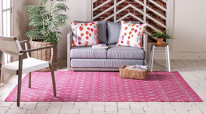 Unique Loom Outdoor Trellis Collection Area Rug - Tribal Trellis (5' 1" x 8' Rectangle, Fuschia/ Gray)