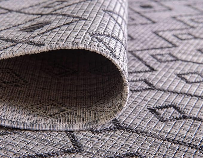 Unique Loom Outdoor Trellis Collection Area Rug - Tribal Trellis (8' x 11' 4" Rectangle, Gray/ Black)