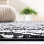 SAFAVIEH Area Rug 4x6 - Tulum Collection - Black & Ivory, Moroccan Boho Tribal Design, Non-Shedding & Easy to Clean, Ideal for Living Room, Bedroom, Dining Space (TUL272Z)
