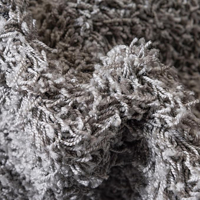 Unique Loom Solid Shag Collection Area Rug (4' 1" Round, Cloud Gray)