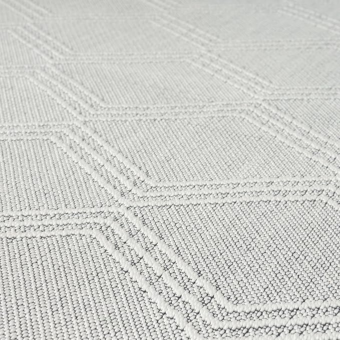 LUXE WEAVERS Modern Farmhouse White 5x7 Washable Area Rug, Anti-Slip Diamond Pattern Carpet