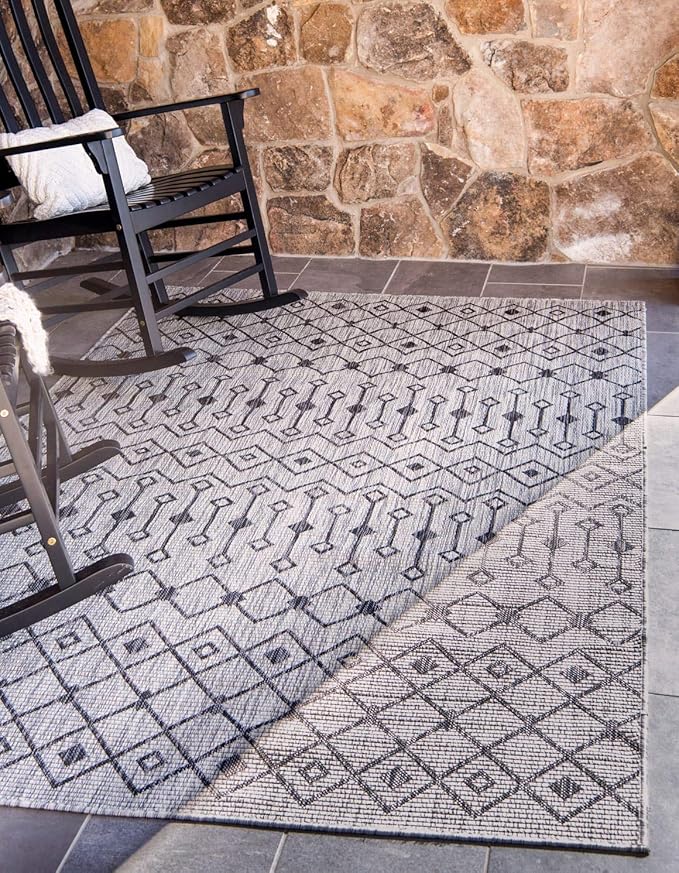 Unique Loom Outdoor Trellis Collection Area Rug - Tribal Trellis (8' x 11' 4" Rectangle, Gray/ Black)