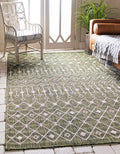 Unique Loom Outdoor Trellis Collection Area Rug - Tribal Trellis (7' 1" x 10' Rectangle, Green/ Natural)
