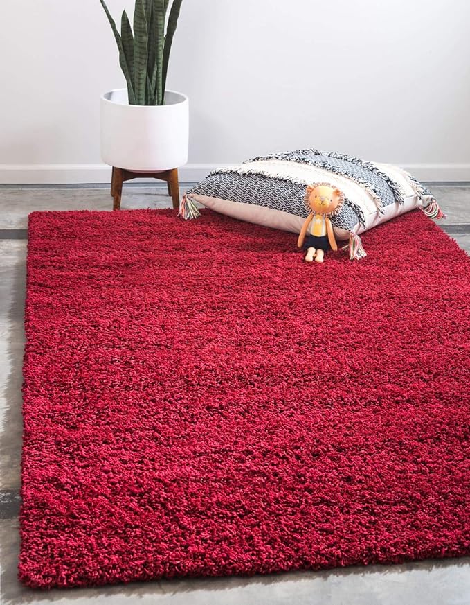 Unique Loom Solid Shag Collection Area Rug (5' 1" x 8' Rectangle Cherry Red)