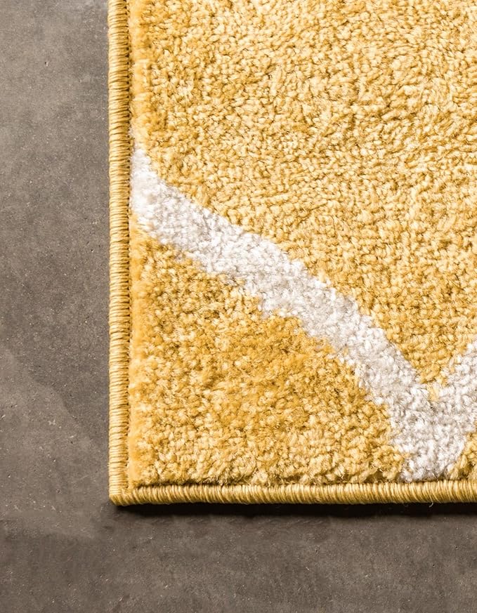Rugs.com Lattice Frieze Collection Rug – 2' x 8' 8 Runner Yellow Medium Rug Perfect for Living Rooms, Large Dining Rooms, Open Floorplans
