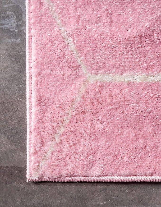 Unique Loom Trellis Frieze Collection Area Rug - Geometric (6' 1" x 9', Light Pink/ Ivory)