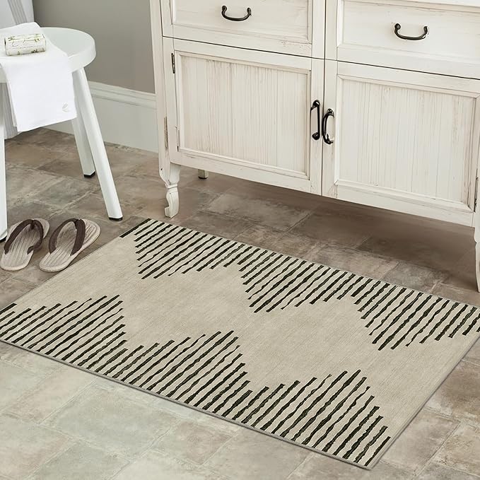 HelloTree 2x3 Entryway Rug, Indoor Small Machine Washable Area Rug Non Slip Backing Home Decor Floor Decoration Mat Boho Rugs for Entrance Kids Room Bedside Bedroom Stain Resistant Carpet-Cream