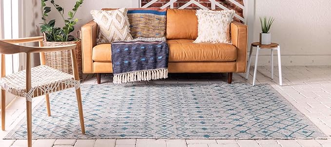 Unique Loom Outdoor Trellis Collection Area Rug - Tribal Trellis (5' 1" x 8' Rectangle, Light Blue/ Ivory)
