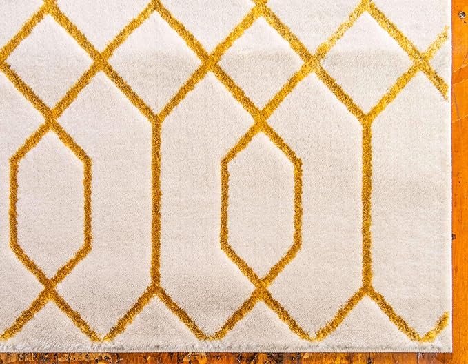 Unique Loom Marilyn Monroe Glam Collection Area Rug - Trellis (4' 1' x 6' 1' Rectangle, White Gold/ Gold)