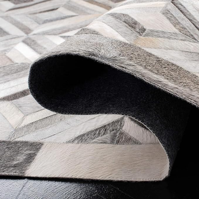 Premium Diamond Patterned Leather Area Rug - 2.5X4 ft - Silver- Luxury Non Slip Floor Accent for Dining Room, Living Room, Entryway, Elegant Collection Indoor Carpet