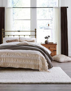 Unique Loom Solid Shag Collection Area Rug (4' 1" x 6' 1" Rectangle, Snow White)