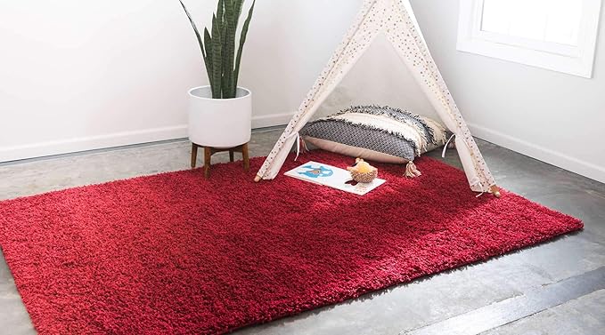 Unique Loom Solid Shag Collection Area Rug (6' 1" x 9' Rectangle, Cherry Red)
