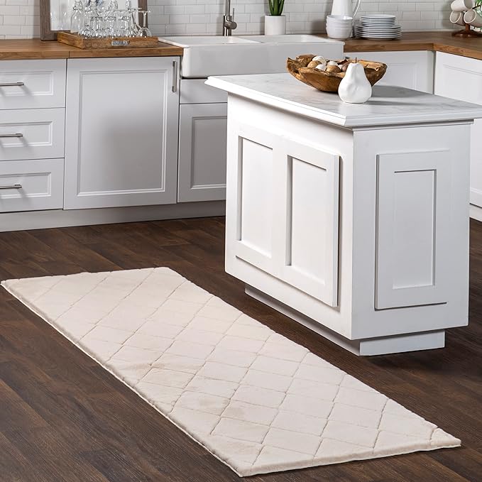 nuLOOM SuperiorWash Amy Beige, 2'6" x 8', Fluffy Shag, Soft and Fluffy, High Traffic, Stain Resistant, Durable, Machine Washable Runner for Bedroom, Living Room, Dining Space, Den, Foyer, Entryway