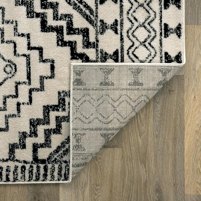 Rugshop Cream and Black Southwestern Tribal Area Rug – Boho Geometric Diamond Pattern Carpet for Living Room, Bedroom, or Entryway – Soft Modern Rustic Floor Décor 5' x 7' Cream