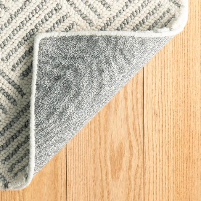 Dash & Albert Layers Grey Hand Hooked Wool Rug, 2.5 X 8 Feet, Grey/Ivory Geometric Pattern