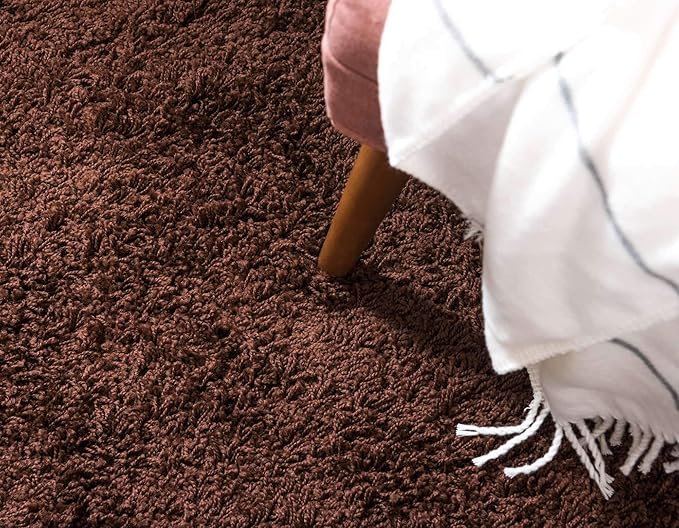 Unique Loom Solid Shag Collection Area Rug (2' x 3' 1" Rectangle, Chocolate Brown)