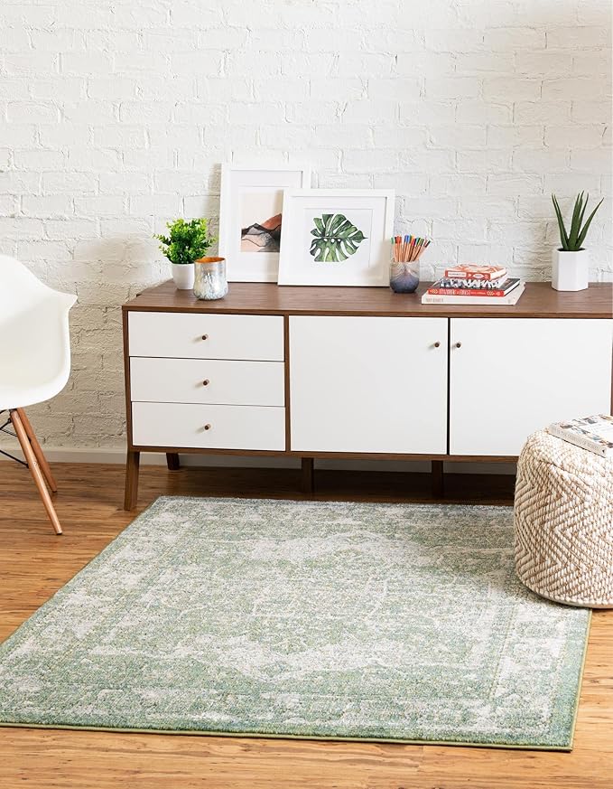 Unique Loom Isabella Collection Area Rug - Adjani (7' 10" Square, Green/ Ivory)