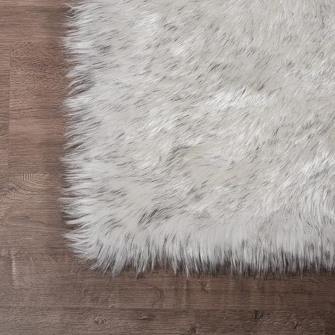 Latepis 10x14 White with Grey Tips Fur Rug for Living Room Faux Sheepskin Fluffy Shag Rug for Bedroom Fuzzy Rug Room Décor Entertainment Room, Rectangle