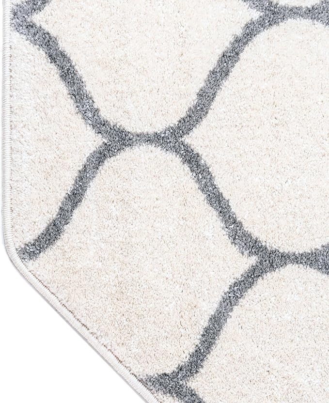 Rugs.com Lattice Frieze Collection Rug – 5' Octagon Ivory Medium Rug Perfect for Living Rooms, Kitchens, Entryways